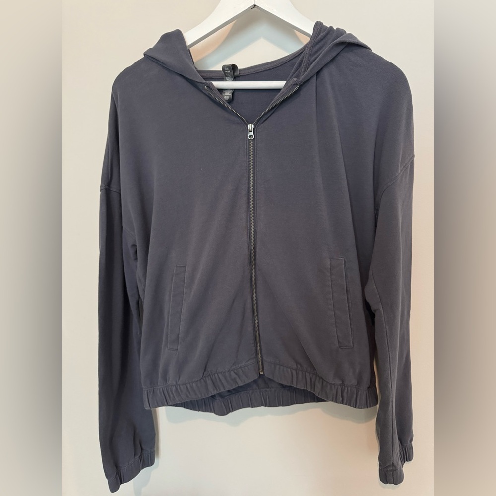 Vuori hooded zip up